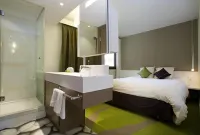 Ibis Styles Bordeaux Aéroport Mérignac فنادق في ميريناك