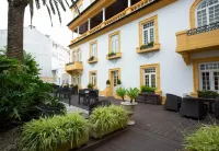 Veneza Hotel Отели рядом с достопримечательностью «Old Building Captaincy»