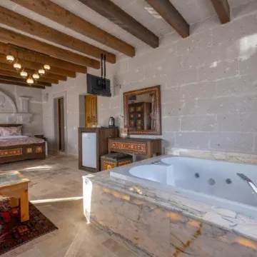 Underground Cave Suites Hotel