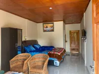 Anna’S Hotels in Tomok