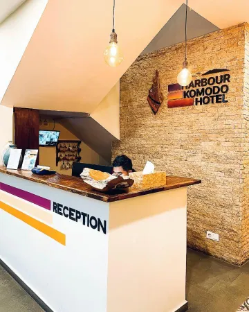 Harbour Komodo Hotel Отели в г. Комодо