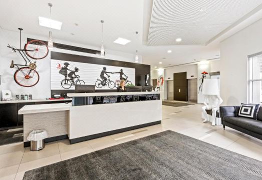 더 콤슬리 호텔