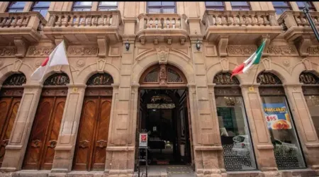 Hotel San Francisco Отели рядом с достопримечательностью «Parque Central-Nara Garden»