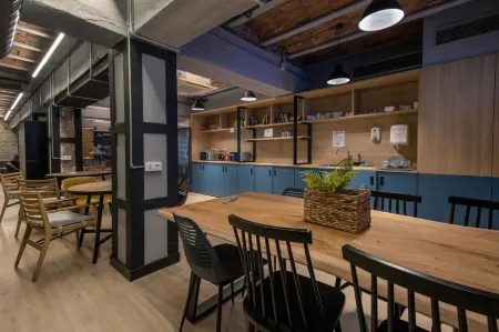 Font Andorra Hostel Отели в г. Anyos