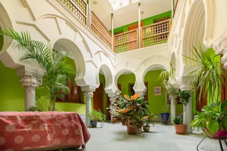 Safestay Cordoba Mezquita Catedral Отели рядом с достопримечательностью «Tours in Cordoba - Oway Tours»