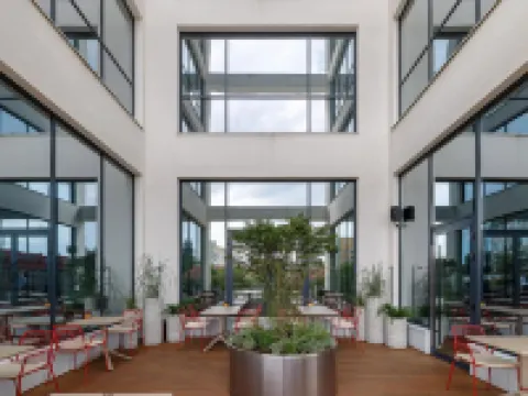 レヴ ライフスタイル ホテル - マエストロ リヴィウのホテル