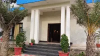 Aroma Green Resort Hotel di Bhiwadi