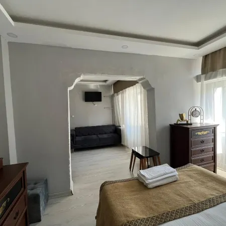 Class Hotel