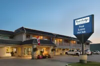 Travelodge by Wyndham Edson 2409079 Alberta Ltd.