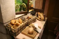 Logis Gourmet & Relax Wellness Hotel de La Sure Hotels in Oberfeulen