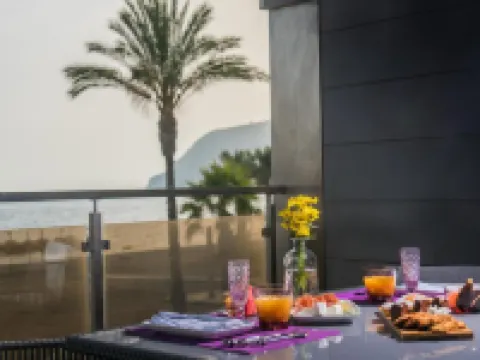 إتش بوتيك لا كاليتا باي فنادق في ألمونيكار