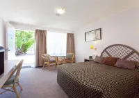 Raceways Motel Hotels in Ascot