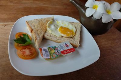 料理 スマランダナ ホテルの写真