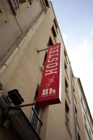 Bastille Hostel