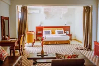 Luwa Evergreen Hotel