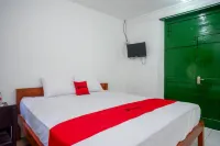 RedDoorz Syariah @ Ndalem Kembang Sore Yogyakarta Hotels in Kraton