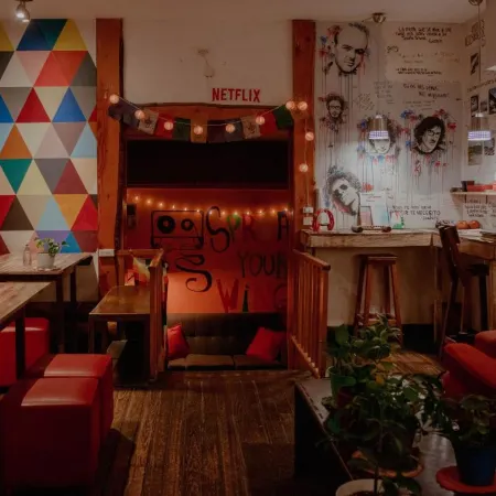 Hopa-Home Patagonia Hostel & Bar