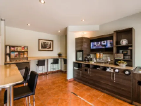 Olux Hotel-Motel-Suites Hoteles en Laval