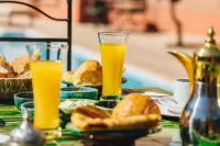 Riad Zinaida Hotels in Srayeri