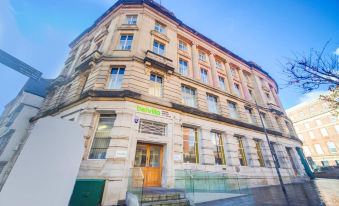 Belvilla Newport City Centre Hotel