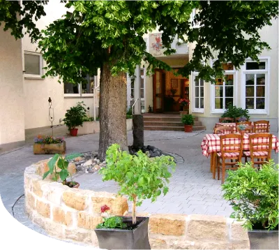 Zur schönen Schnitterin Hotels near Wohnmobil-Stellplatz