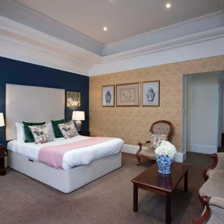 The Royal George Hotel