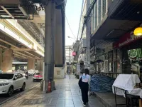 Bangwa House - MRT Bangwa Station โรงแรมใกล้สถานีรถไฟฟ้าวุฒากาศ
