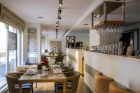 Gulf Suites Hotel Amwaj - bar