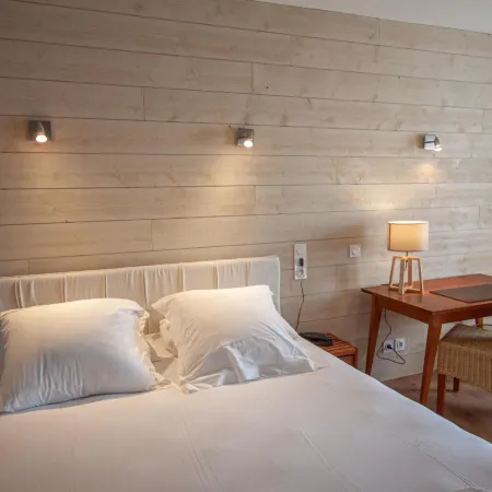 Lhotel Отели в г. Туар