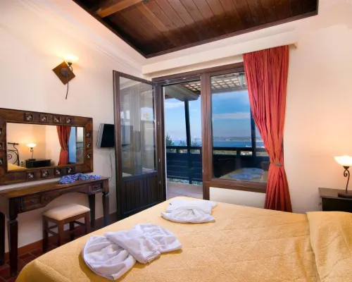Kallisti Hotel Hotels near Pefkari Beach