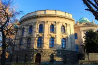 Dominic Smart & Luxury Suites - Parliament