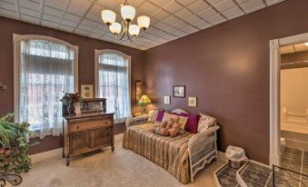 Pet-Friendly Apt 2 Blocks to Riverside Park!