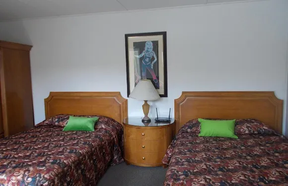 比提死亡谷附近原子旅館