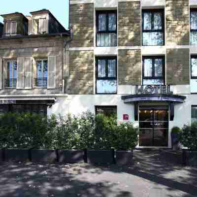 Le Collonges Hotel Exterior