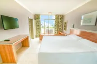 Hotel Beatriz Playa & Spa Hotels in Guime