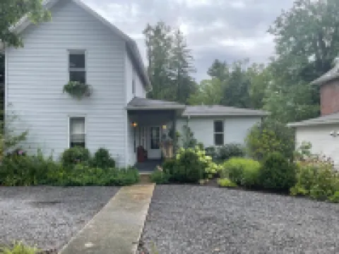 Modern Homestead Guest House Hotels in Preston County