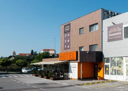 Hotel Pomaranča Отели в г. Їршовці