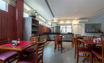 103 Hotel & Flats
