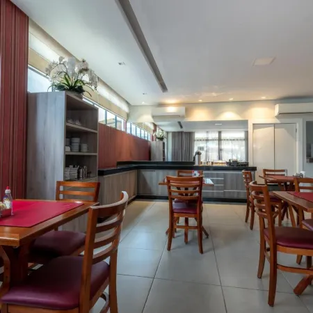 103 Hotel & Flats