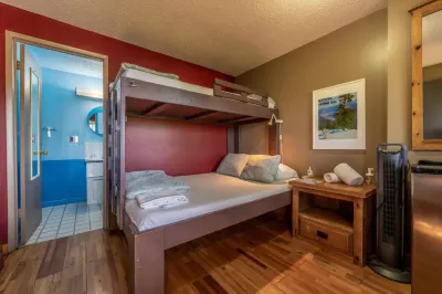 The Raging Elk Adventure Lodging Hotel di Fernie