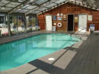 Mariner Resort - Pools