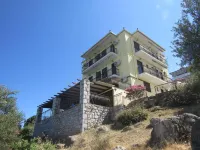 Kallisto Studios Hôtels à : Magne-Oriental