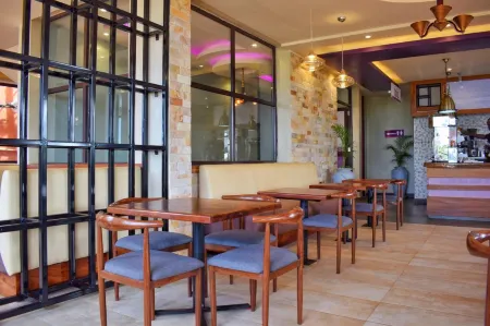 Tenda Suites and Restaurant