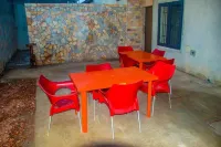 Le Petit Manoir Hotels in Godomey