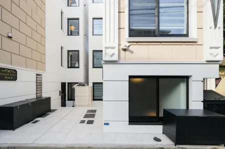 Shinjuku QUALIA PLACE House Отели рядом со станцией Рока-Коэн