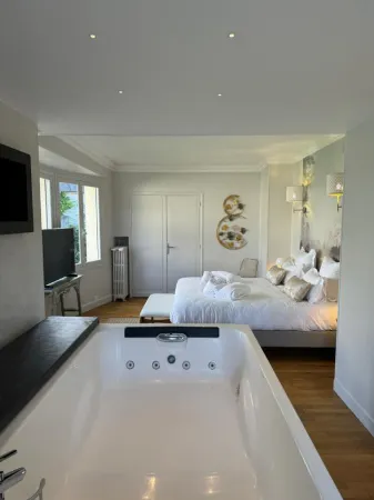 Erawan Boutique Hotel Отели в г. Арньер-Сюр-Итон