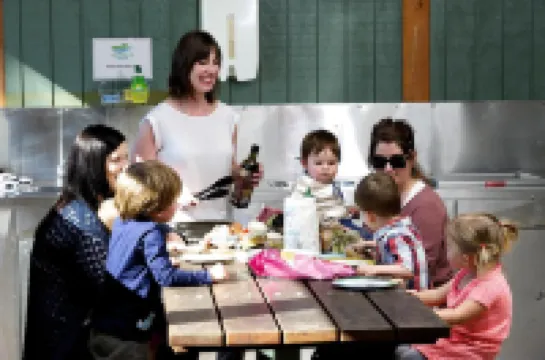 Lakes and Craters Holiday Park