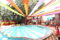 Dhuri Resort - Pools