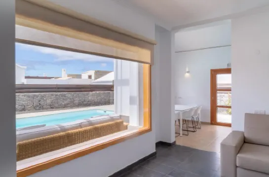 Playa Blanca Beach Mate