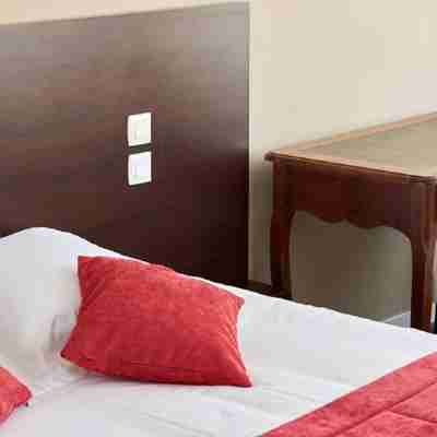 Logis Hôtel Le Grand Cerf Rooms